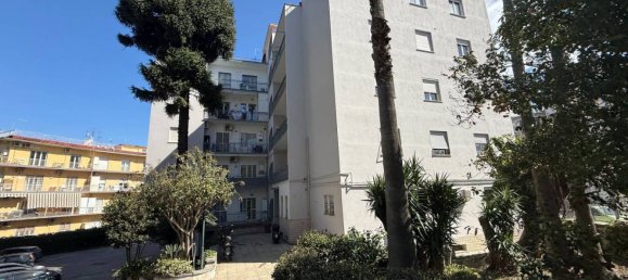 3 bedrooms Apartment in Naples, Italy No. 319144 27