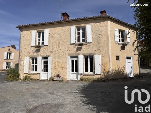 4 bedrooms Townhouse in Vendee, France No. 313926