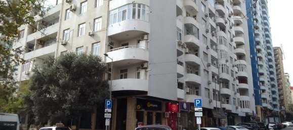 3 bedrooms Apartment in Yasamal, Azerbaijan No. 1944 4