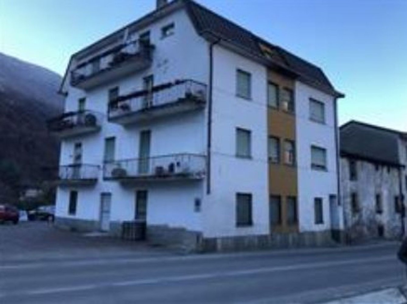 789m² Warehouse in Cosio Valtellino, Italy No. 257680