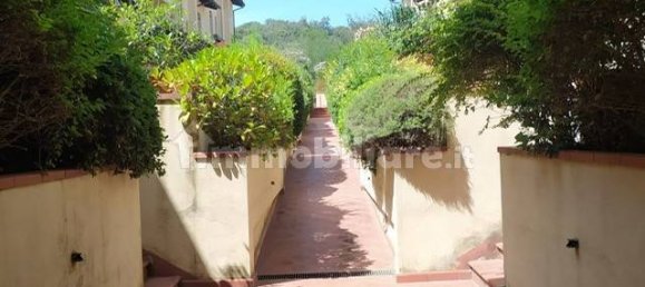 Квартира с 2 спальнями в Капальбио, Италия № 62402 28