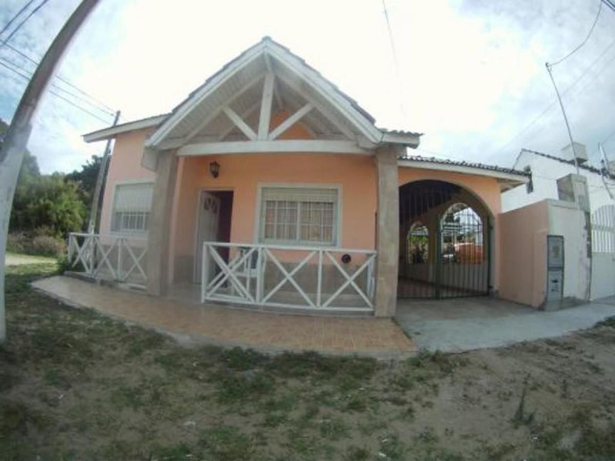 3 bedrooms House in Mar del Plata, Argentina No. 99161