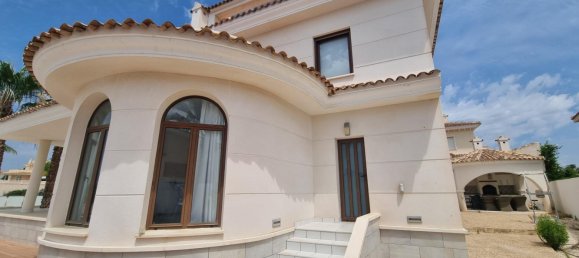 4 bedrooms Villa in Ciudad Quesada, Spain No. 7612 2