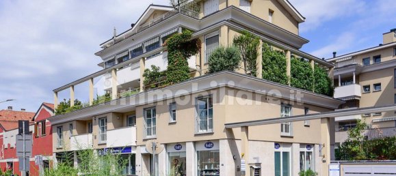 Квартира с 3 спальнями в Сереньо, Италия № 352049 50