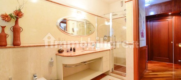 Квартира с 3 спальнями в Сереньо, Италия № 352049 38