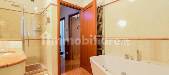 Квартира с 3 спальнями в Сереньо, Италия № 352049 37