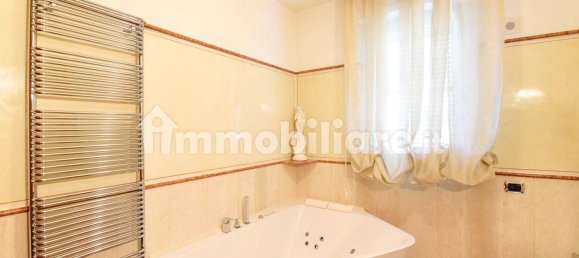 Квартира с 3 спальнями в Сереньо, Италия № 352049 39