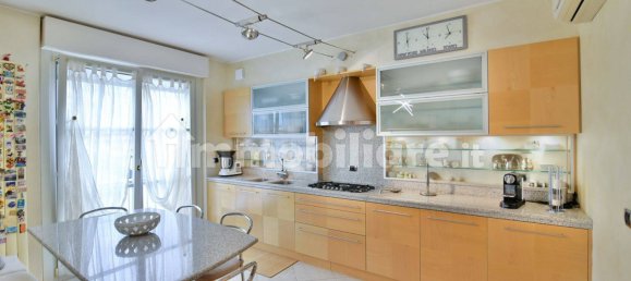 Квартира с 3 спальнями в Сереньо, Италия № 352049 20