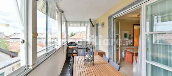 Квартира с 3 спальнями в Сереньо, Италия № 352049 16