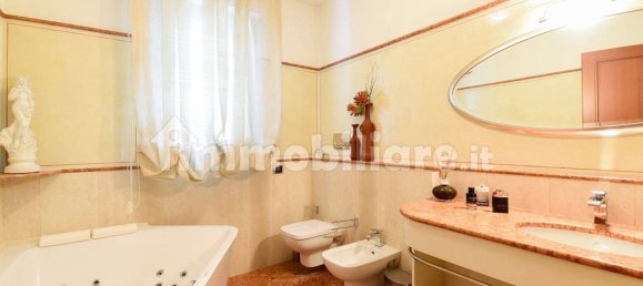 Квартира с 3 спальнями в Сереньо, Италия № 352049 40