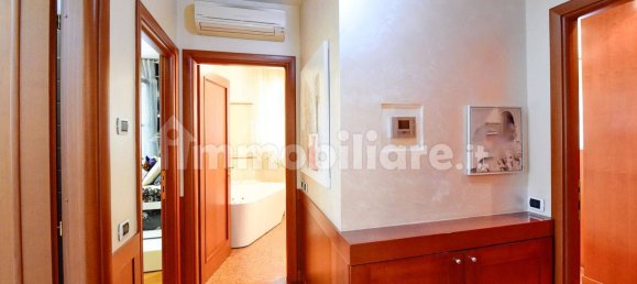 Квартира с 3 спальнями в Сереньо, Италия № 352049 31