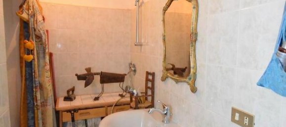 Дом с 6 комнатами в Черрето Гвиди, Италия № 111832 7