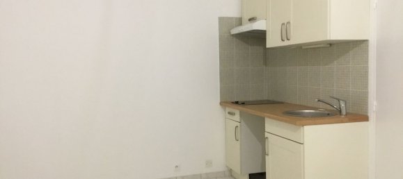 2-salle Appartement à Tours, France No. 324969 3