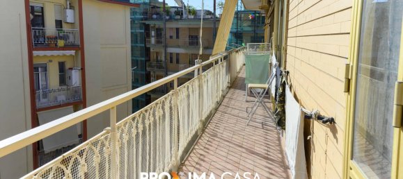 Apartamento de 3 habitaciónes en Salerno, Italy No. 4540 3