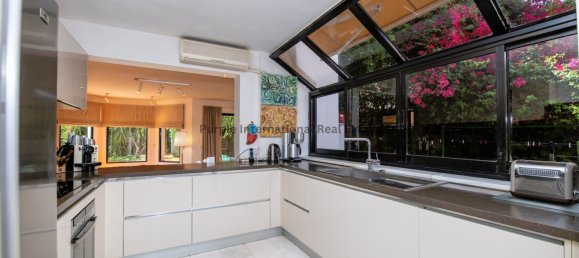 3 bedrooms Villa in Larnaca, Cyprus No. 962 24