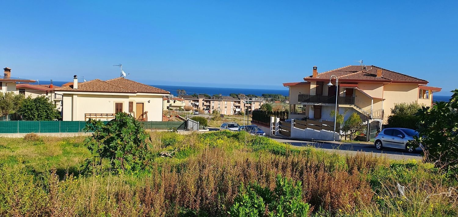 660m² Land in San Sostene, Italy No. 174853