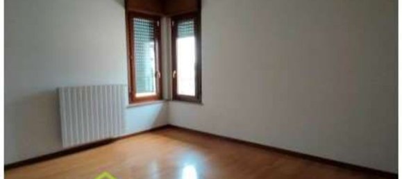5 rooms Apartment in Dalmine, Italy No. 283379 11