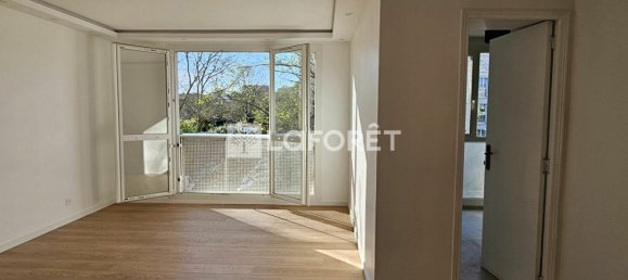 2 bedrooms Apartment in Cachan, France No. 189217 2