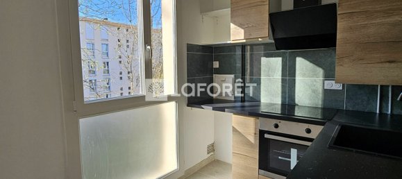 2 bedrooms Apartment in Cachan, France No. 189217 3