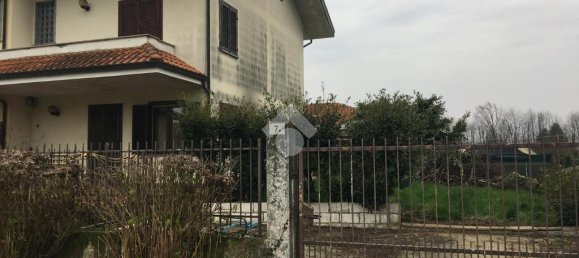 2 bedrooms Villa in Cuceglio, Italy No. 218839 5