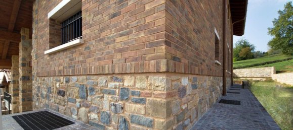 5 bedrooms House in Tortona, Italy No. 326455 3