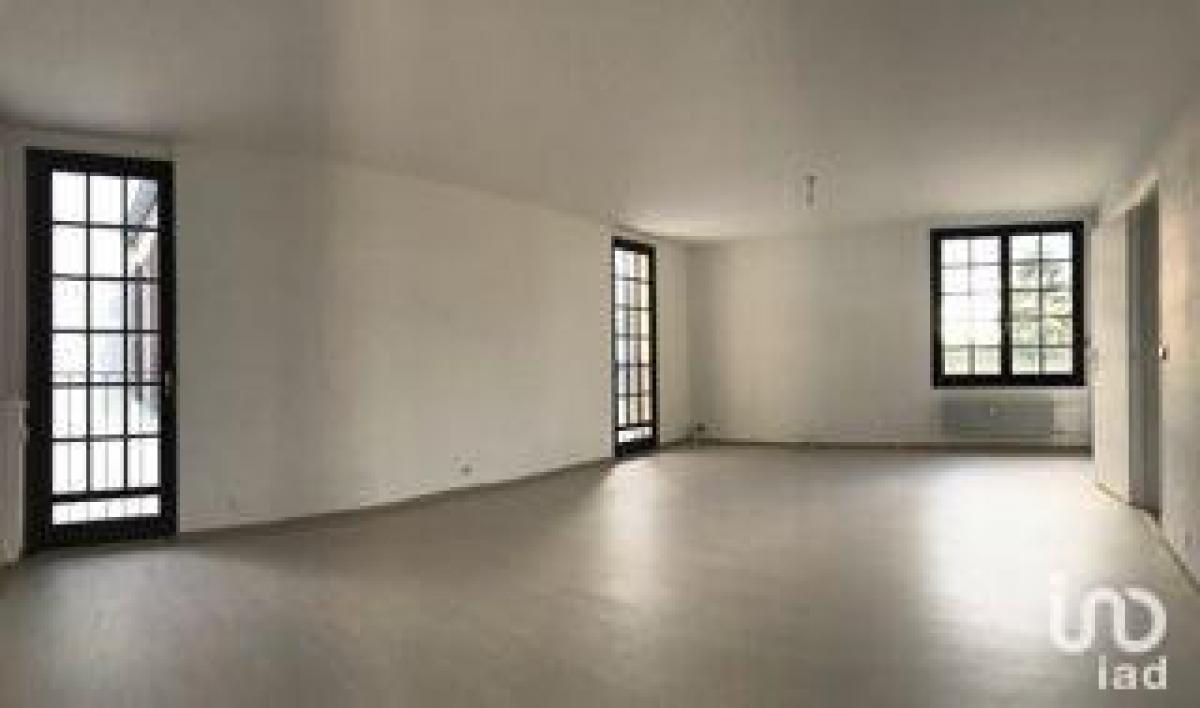 Apartamento com 4 quartos em condomínio em Fismes, France N.º 23234