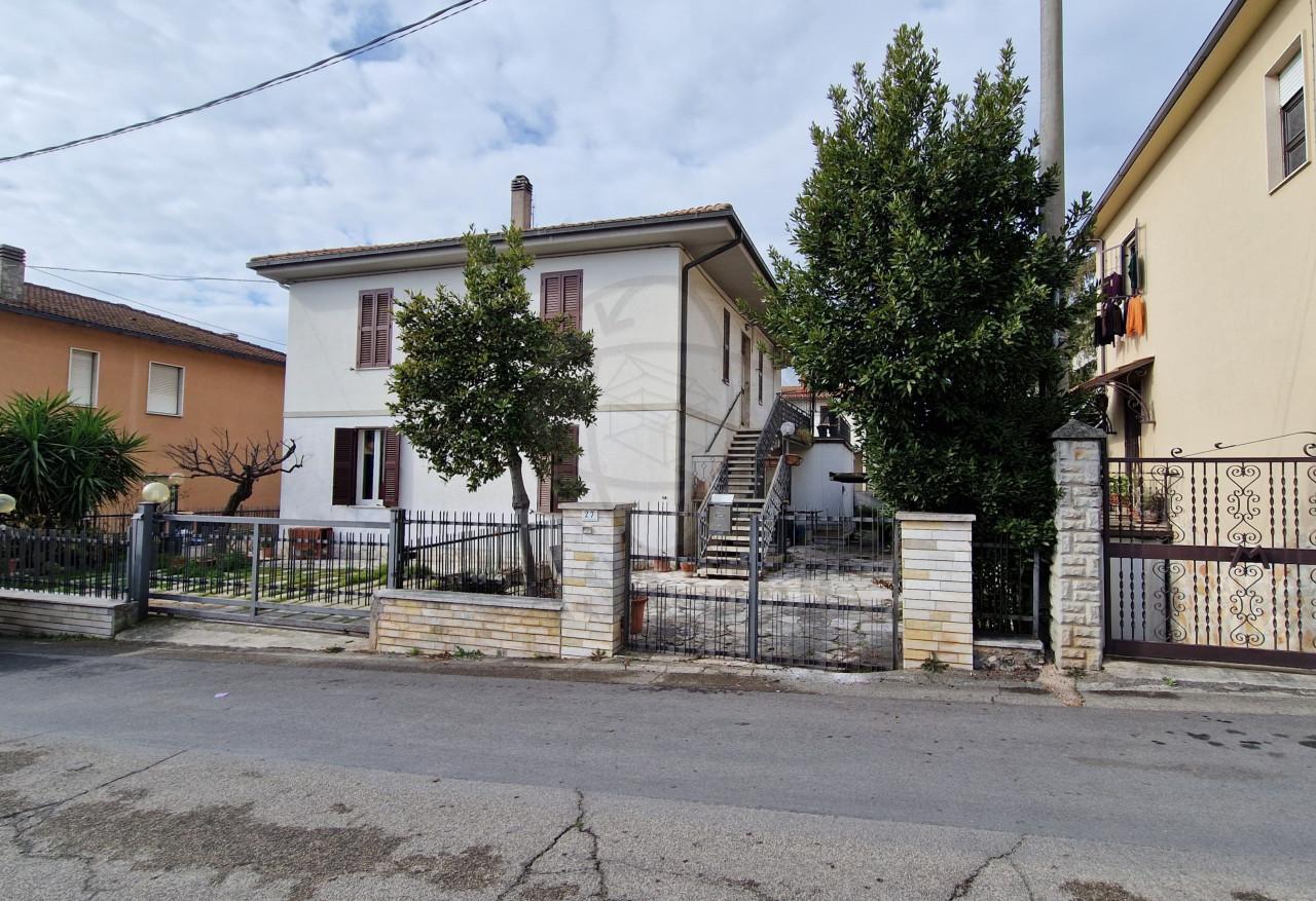 Apartamento de 4 divisões em Terni, Italy N.º 75520