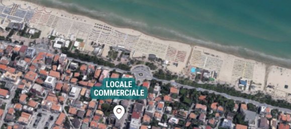 529m² Commercial property in Tortoreto, Italy No. 285764 2