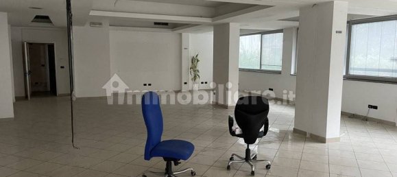 529m² Commercial property in Tortoreto, Italy No. 285764 4