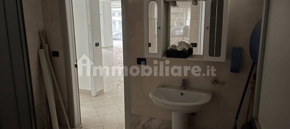 529m² Commercial property in Tortoreto, Italy No. 285764 11