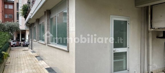 529m² Commercial property in Tortoreto, Italy No. 285764 6