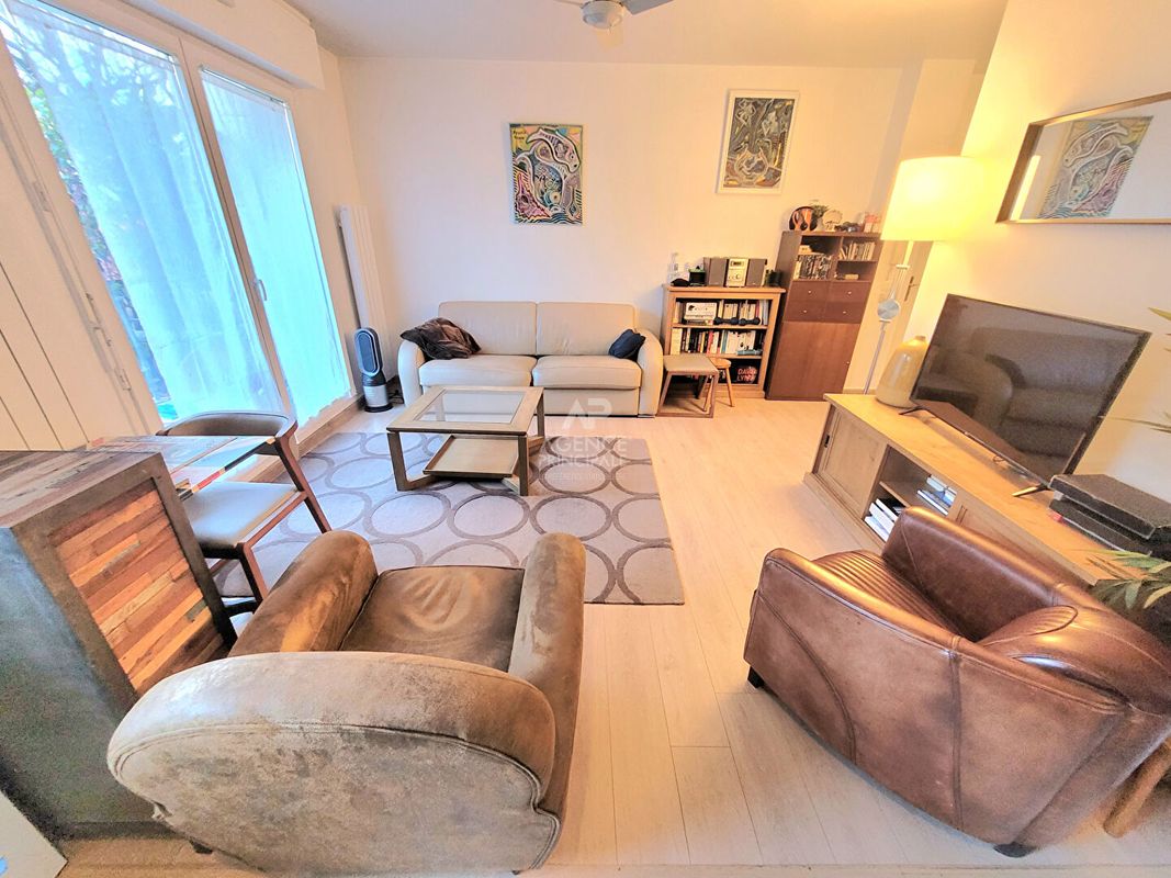 2 bedrooms Apartment in Poissy, France No. 165070