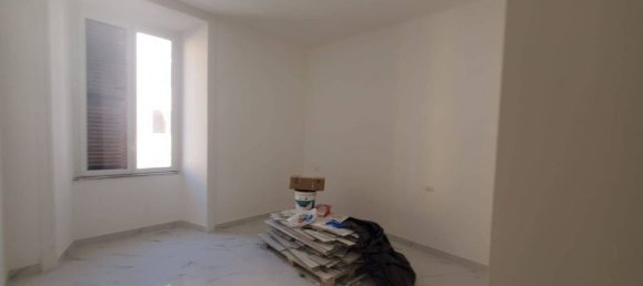 6 bedrooms Apartment in Rome, Italy No. 66644 9