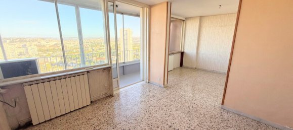 Apartamento de 3 dormitorios en Marseille, France No. 319603 3