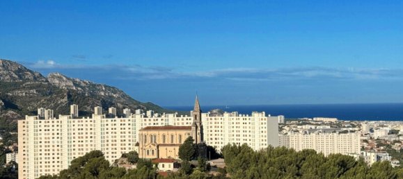 Apartamento de 3 dormitorios en Marseille, France No. 319603 2