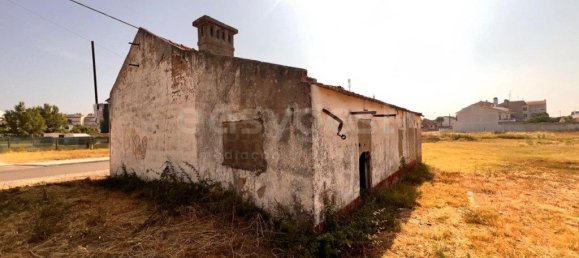 2 bedrooms House in Entroncamento, Portugal No. 243503 3