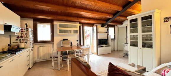 Ático de 3 habitaciónes en San Bonifacio, Italy No. 176984 2