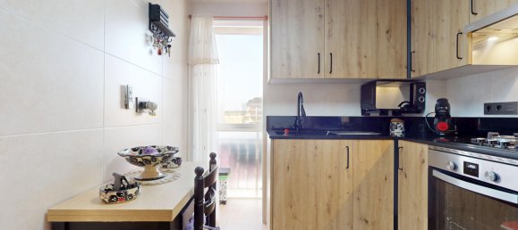 3 bedrooms Apartment in Valencia, Spain No. 172619 9