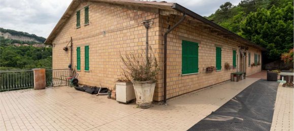 Casa de 21 divisão em Urbino, Italy N.º 289752 2