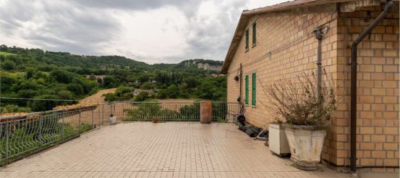 Casa de 21 divisão em Urbino, Italy N.º 289752 9