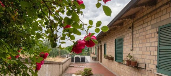 Casa de 21 divisão em Urbino, Italy N.º 289752 21
