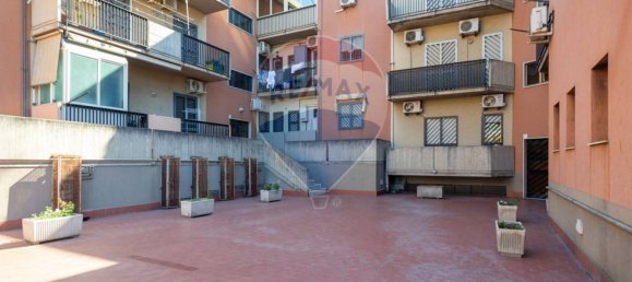 Apartamento de 2 dormitorios en Catania, Italy No. 87985 4