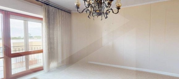 4 rooms Apartment in Pomigliano d'Arco, Italy No. 24055 2