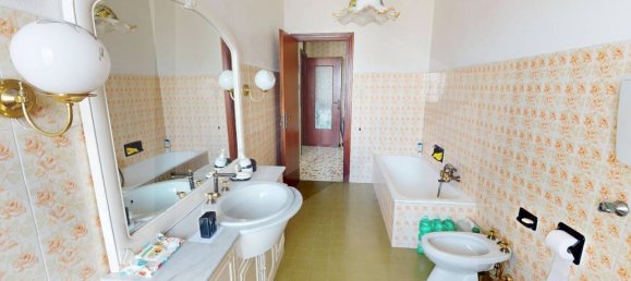 4 rooms Apartment in Pomigliano d'Arco, Italy No. 24055 18
