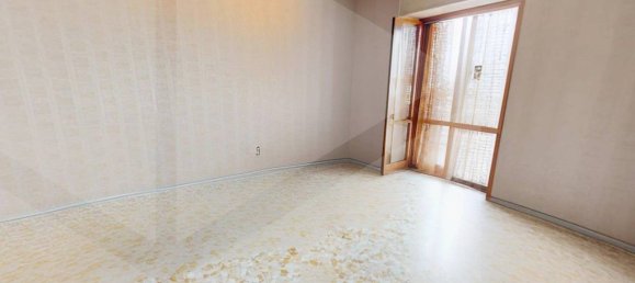 4 rooms Apartment in Pomigliano d'Arco, Italy No. 24055 12