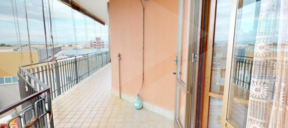 4 rooms Apartment in Pomigliano d'Arco, Italy No. 24055 8