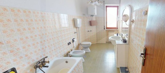 4 rooms Apartment in Pomigliano d'Arco, Italy No. 24055 17