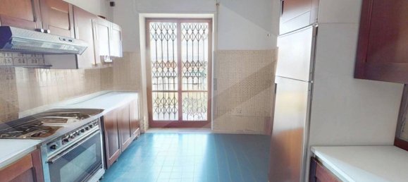 4 rooms Apartment in Pomigliano d'Arco, Italy No. 24055 6