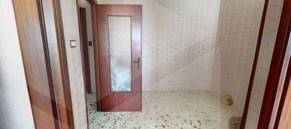 4 rooms Apartment in Pomigliano d'Arco, Italy No. 24055 13