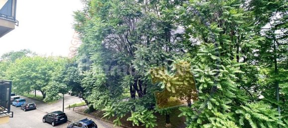 3 bedrooms Apartment in Milan, Italy No. 379151 5